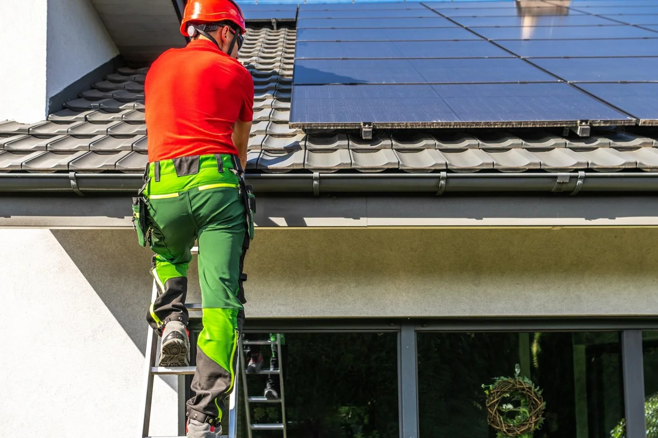 Installation de panneaux solaires sur toiture